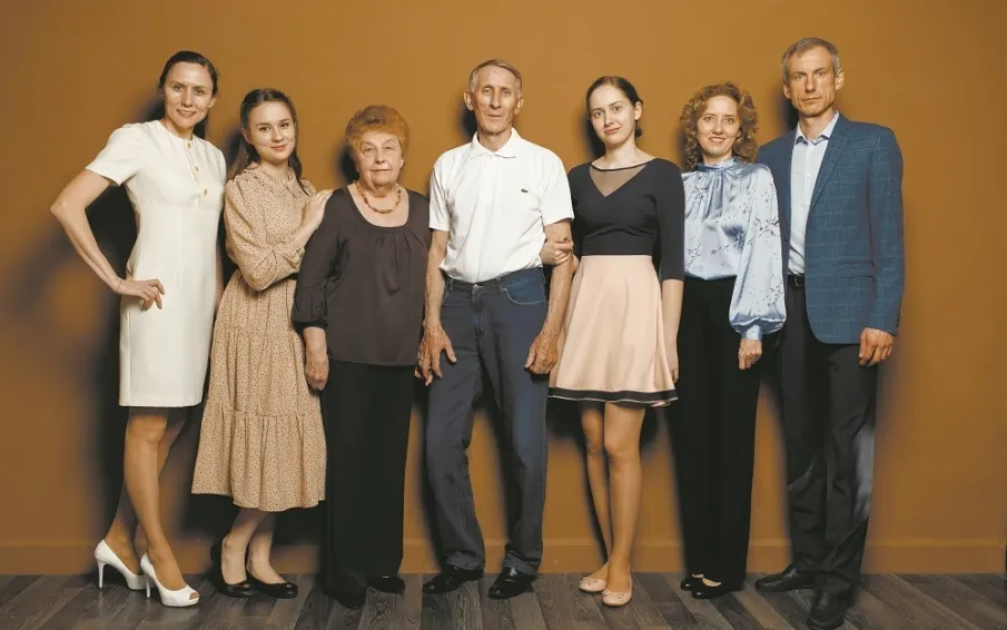 С первого взгляда и на всю жизнь. Супруги Касаткины в этом году отметили золотую свадьбу